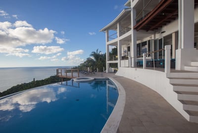 Luxury Villa Photo #4