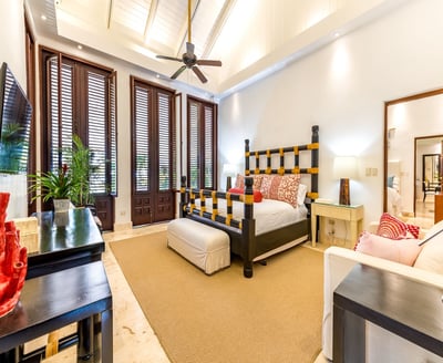 Luxury Villa Photo #37