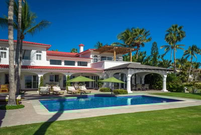 Luxury Villa Photo #2