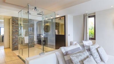 Luxury Villa Photo #39