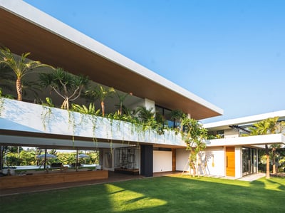 Luxury Villa Photo #2