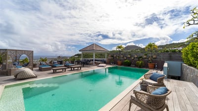 Luxury Villa Photo #3