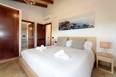Luxury Villa Photo #14