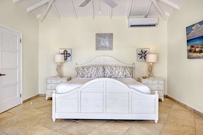 Luxury Villa Photo #20