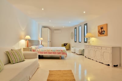 Luxury Villa Photo #43