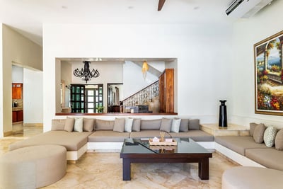 Luxury Villa Photo #23