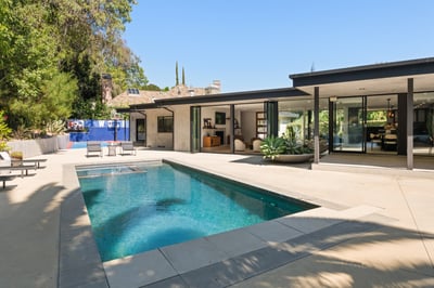 Luxury Villa Photo #26
