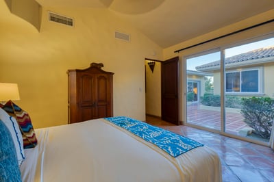 Luxury Villa Photo #37