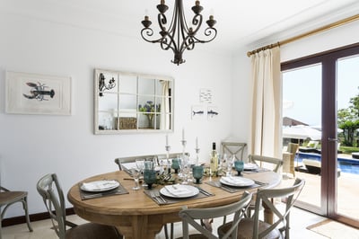 Luxury Villa Photo #15