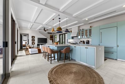 Luxury Villa Photo #17