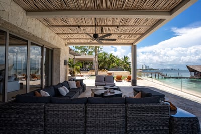 Luxury Villa Photo #28