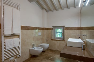 Luxury Villa Photo #25