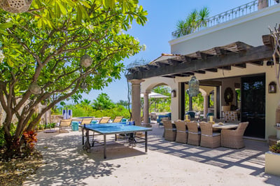 Luxury Villa Photo #17