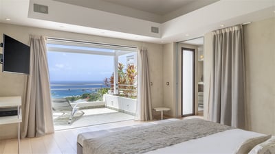 Luxury Villa Photo #38