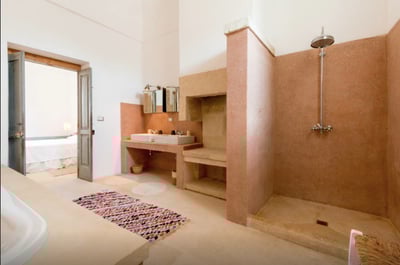 Luxury Villa Photo #37
