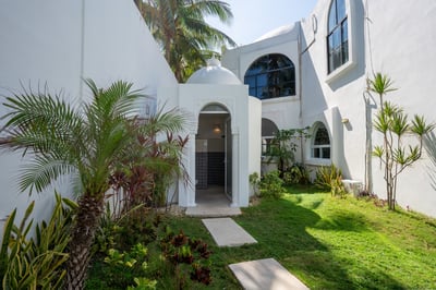 Luxury Villa Photo #42