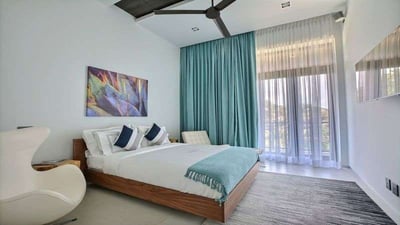 Luxury Villa Photo #32