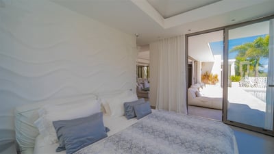 Luxury Villa Photo #53