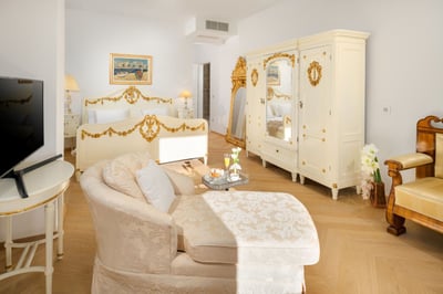Luxury Villa Photo #27