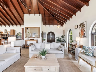 Luxury Villa Photo #13