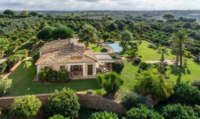 Luxury Villa Photo #2