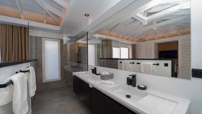 Luxury Villa Photo #55