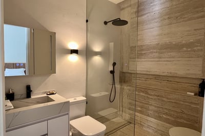 Luxury Villa Photo #38