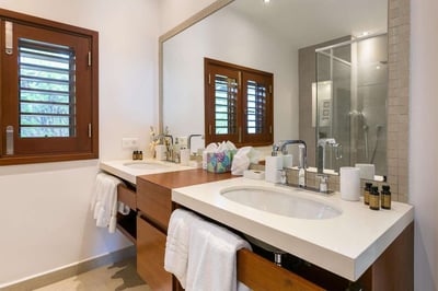 Luxury Villa Photo #32