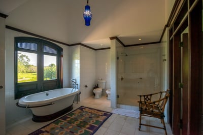 Luxury Villa Photo #19