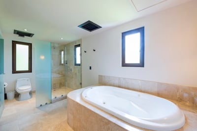 Luxury Villa Photo #39