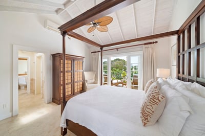 Luxury Villa Photo #13