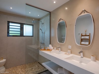 Luxury Villa Photo #36