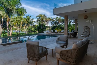 Luxury Villa Photo #12