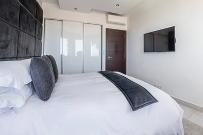 Luxury Villa Photo #43