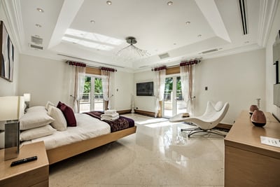 Luxury Villa Photo #25