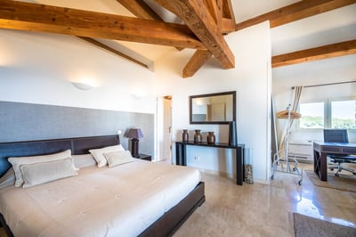 Luxury Villa Photo #19