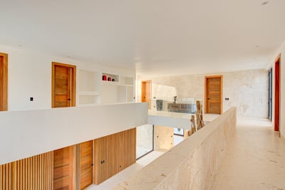 Luxury Villa Photo #17