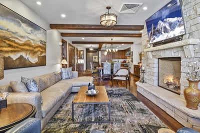 Luxury Villa Photo #3