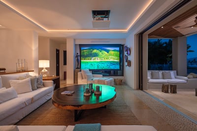 Luxury Villa Photo #39