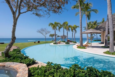 Luxury Villa Photo #5