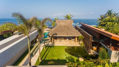 Luxury Villa Photo #12