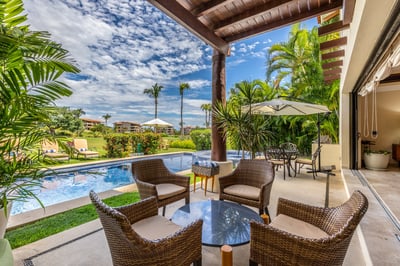 Luxury Villa Photo #13