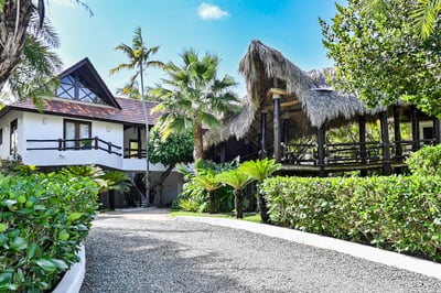 Luxury Villa Photo #30