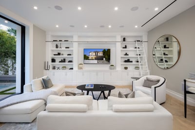 Luxury Villa Photo #9