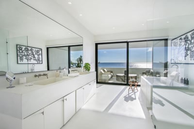 Luxury Villa Photo #22