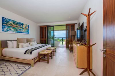 Luxury Villa Photo #13