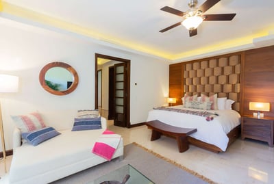 Luxury Villa Photo #15