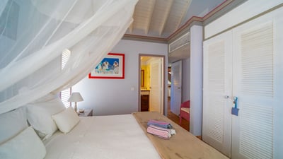 Luxury Villa Photo #35