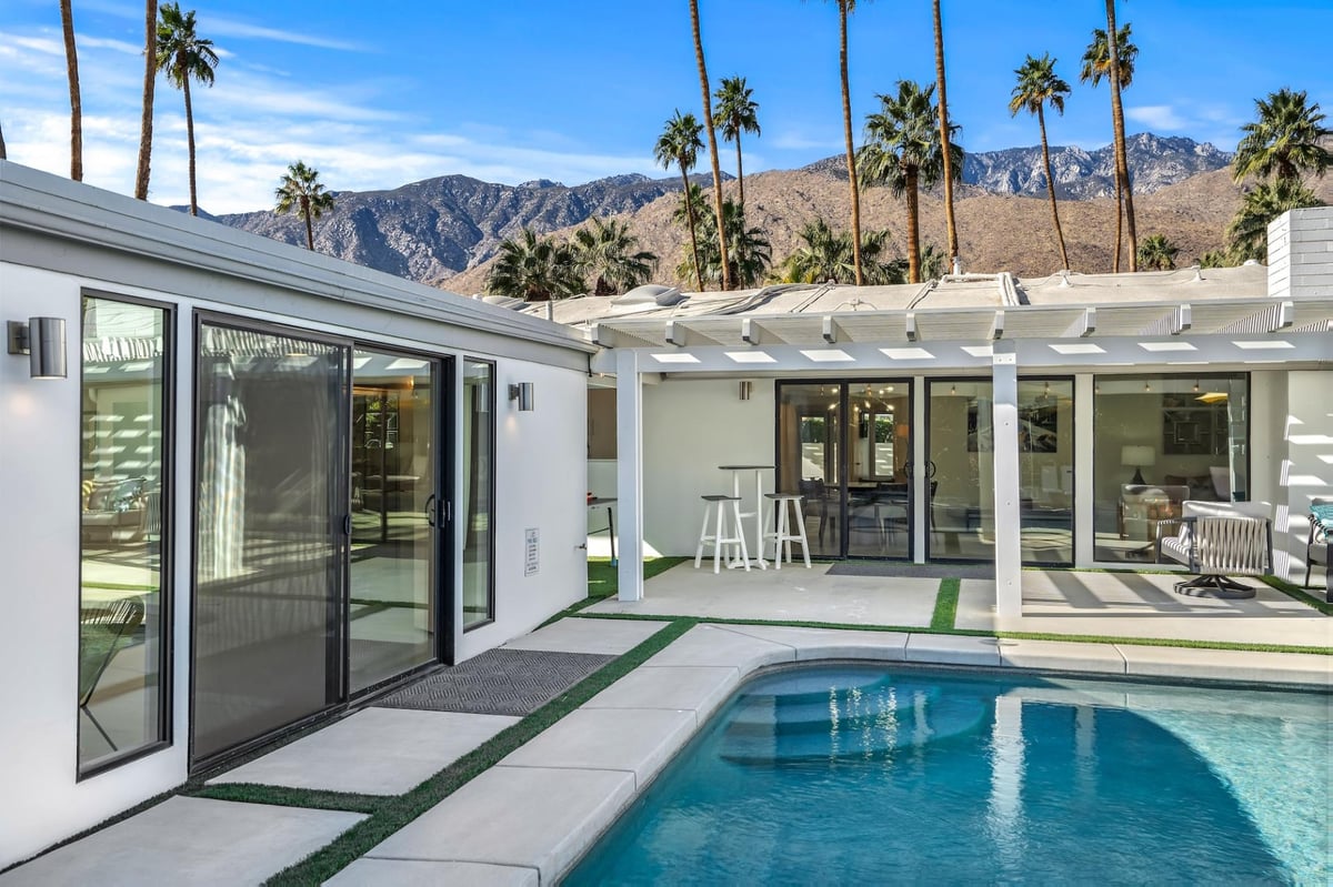 Alexander Desert Dreams