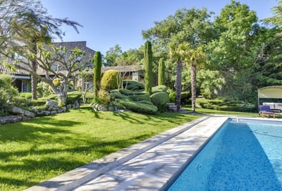 Luxury Villa Photo #3